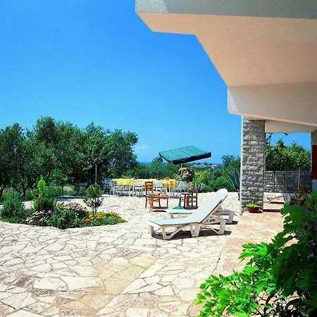 Ionianeon * Agios Ilias (Elis)